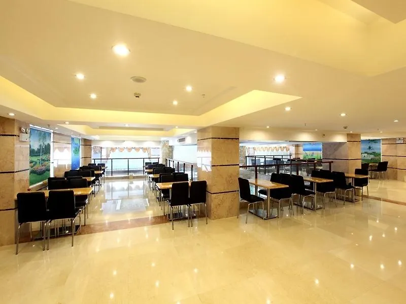 Greentree Inn Hainan Sanya Jiyang District Yalongwan Yingbin Avenue Ji 2*,  China