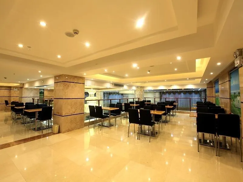 Greentree Inn Hainan Sanya Jiyang District Yalongwan Yingbin Avenue Ji 2*,